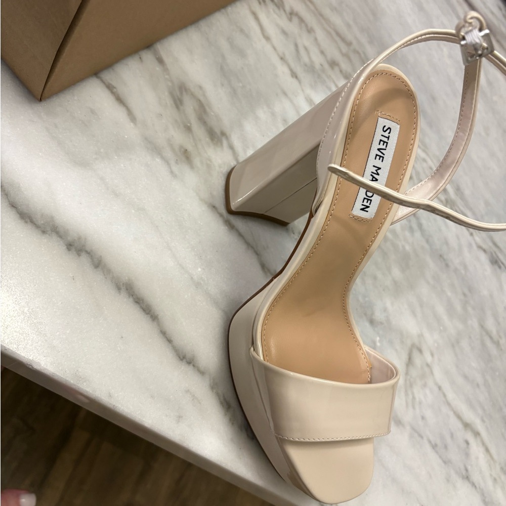 Steve Madden Women's Beige Heels - Picture 2 of 5